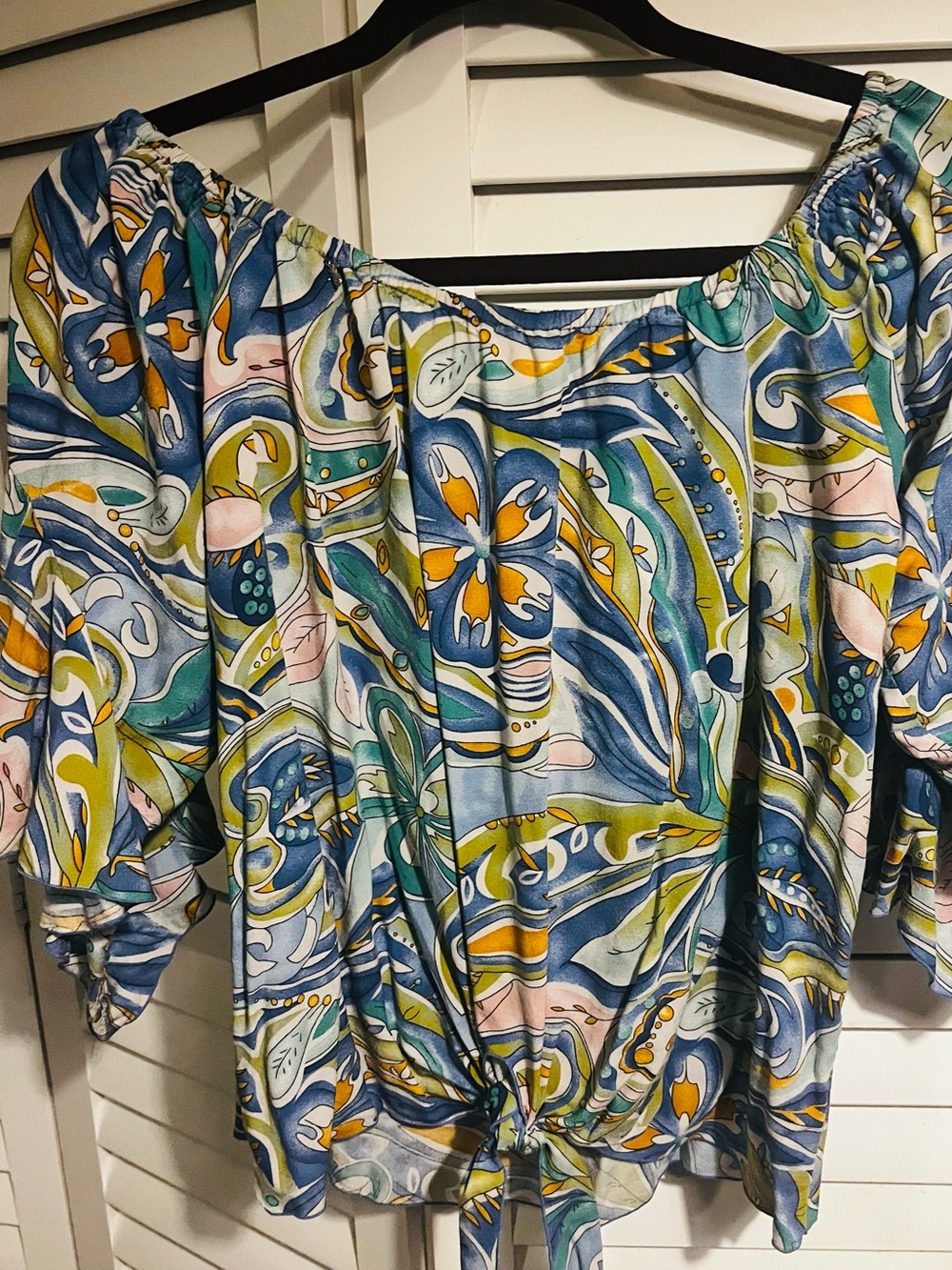 Women’s Off-Shoulder Tie-Front Top in Multi Floral Print M-L